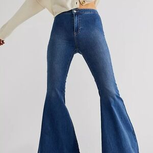 Free People Flared Blue Jeans Blue Size 25R